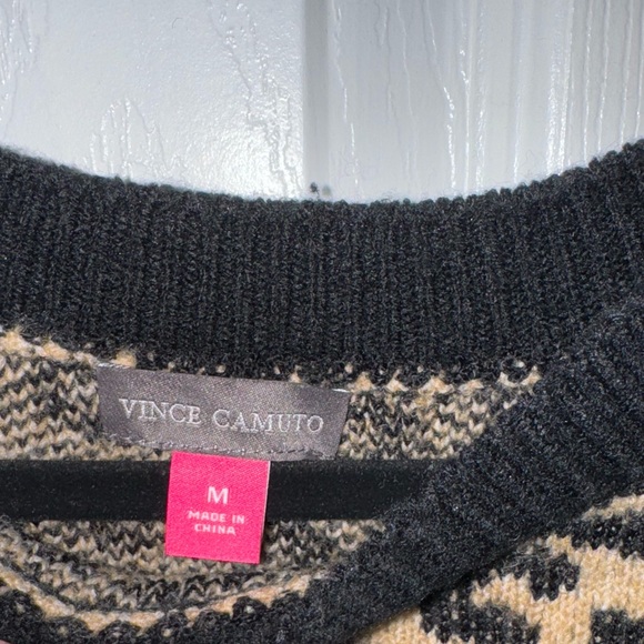 Vince Camuto oversized medium cheetah print sweater - Picture 3 of 5